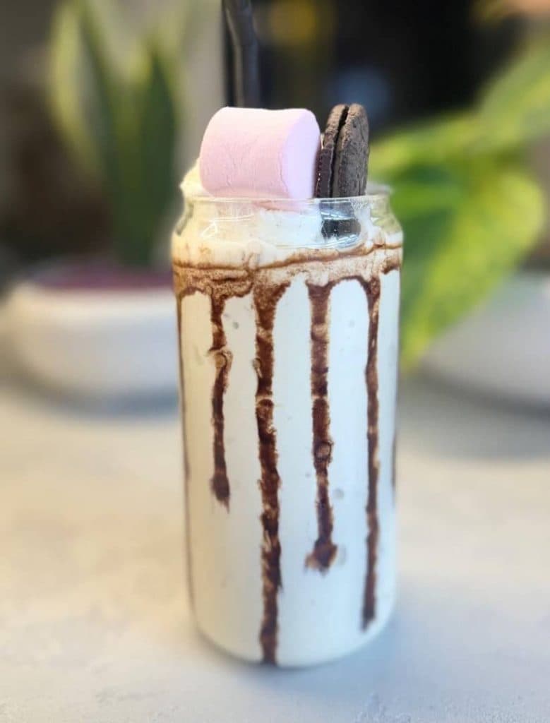 کافه لاو در آبادان