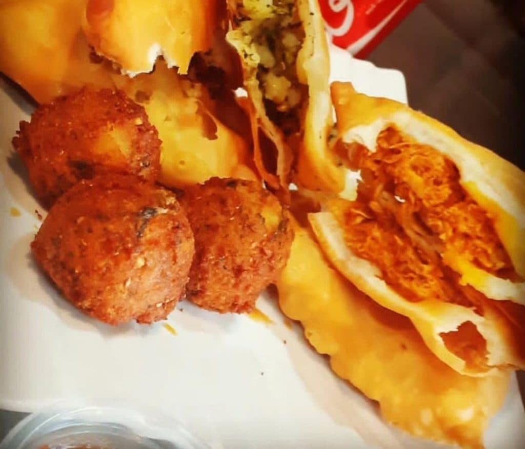 فست فود پکوره سموسه بهونه در زاهدان