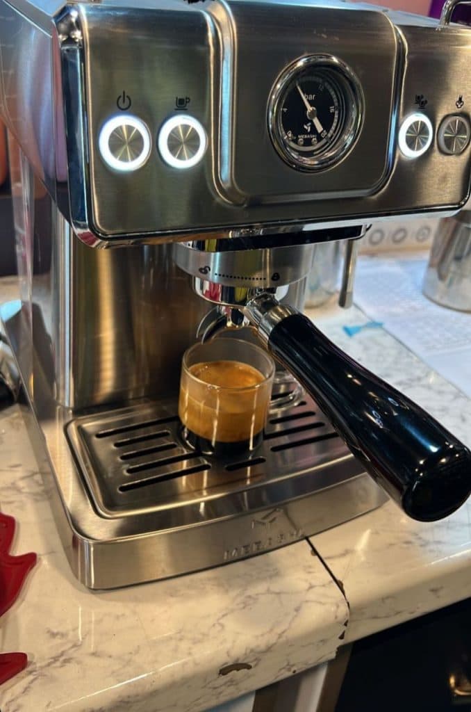 کافه لوشاتو در کوی کارمندان جنوبی کرج