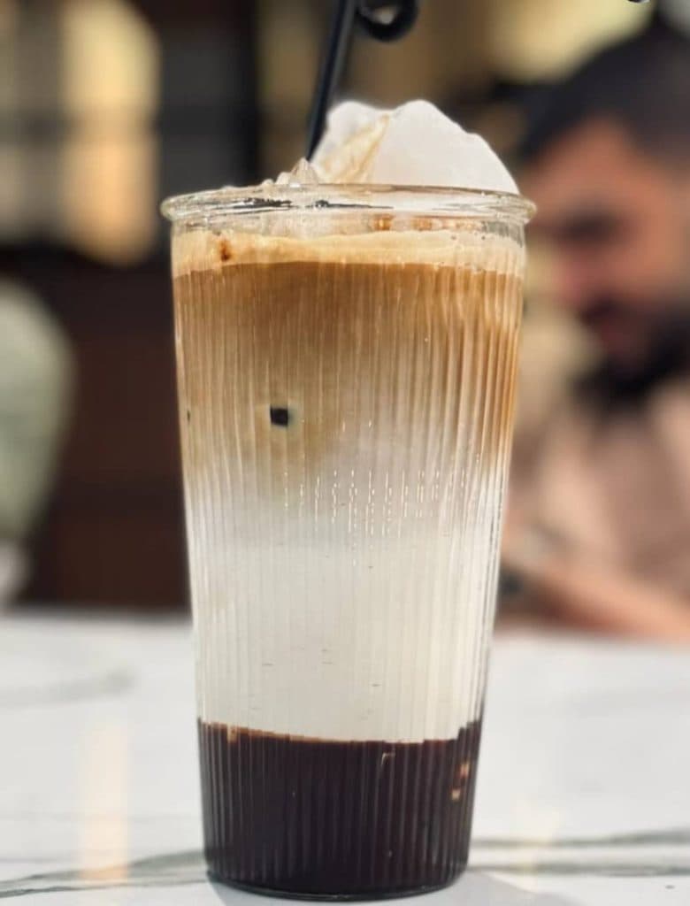 کافه رستوران نعنا در رودهن