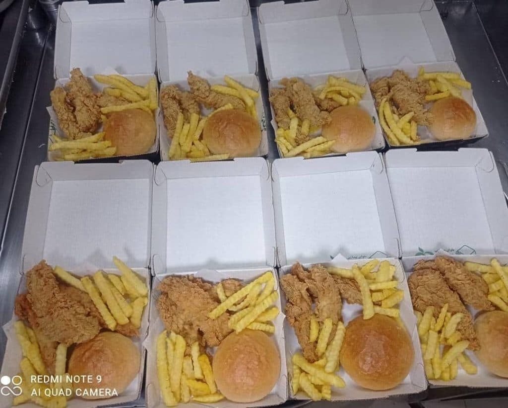 فست فود حسینی در قم