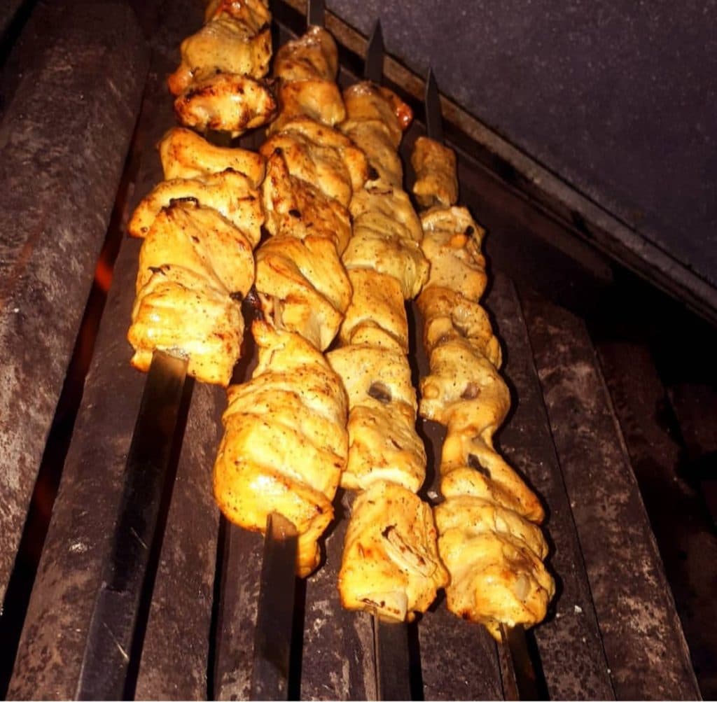 کبابی سنتی آقاجون در صفا بروجرد