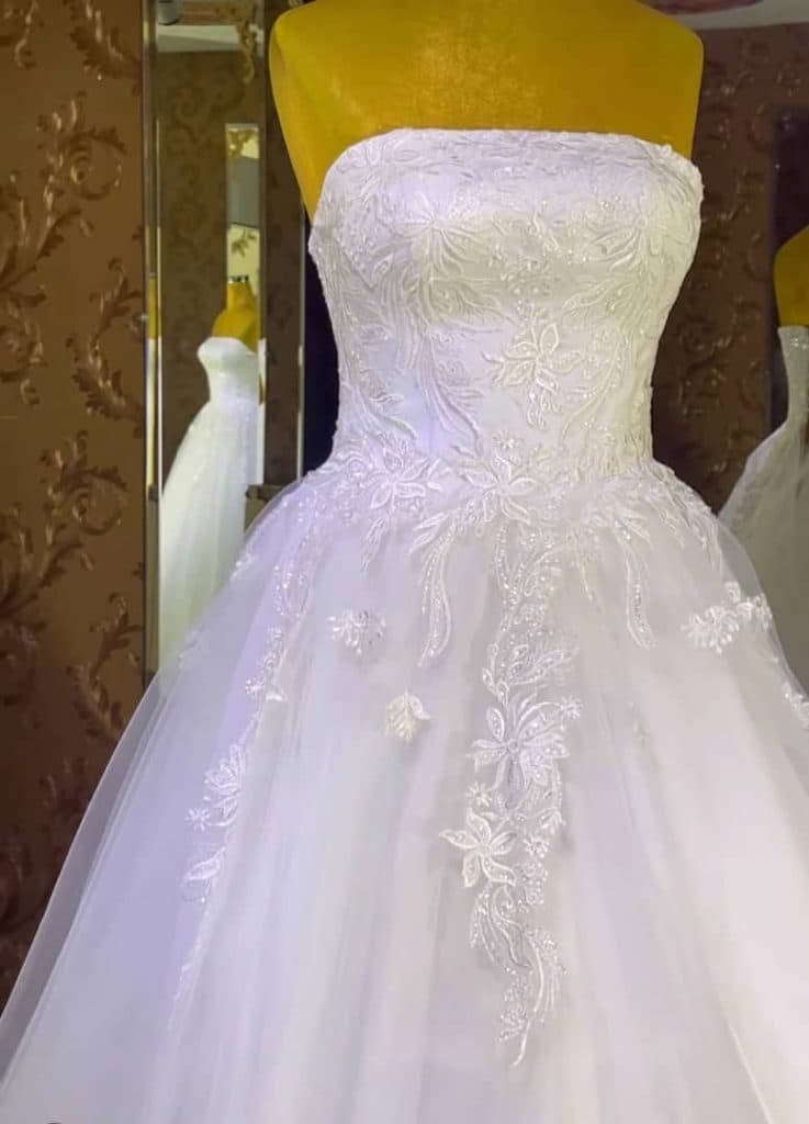 مزون عروس هستی در شاهین شهر