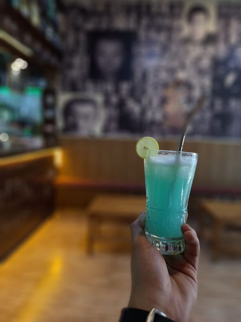 کافه قهوه دوست در شهید منتظری یاسوج