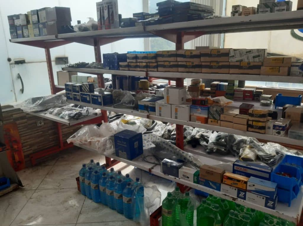 فروش لوازم یدکی استادکار در جاده چالوس