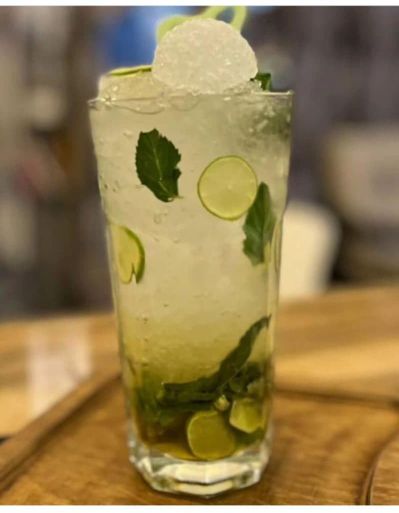 کافه سی سی در گلستان اهواز