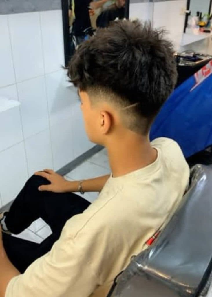 آموزشگاه آرایشگری مردانه میرداماد در سقز