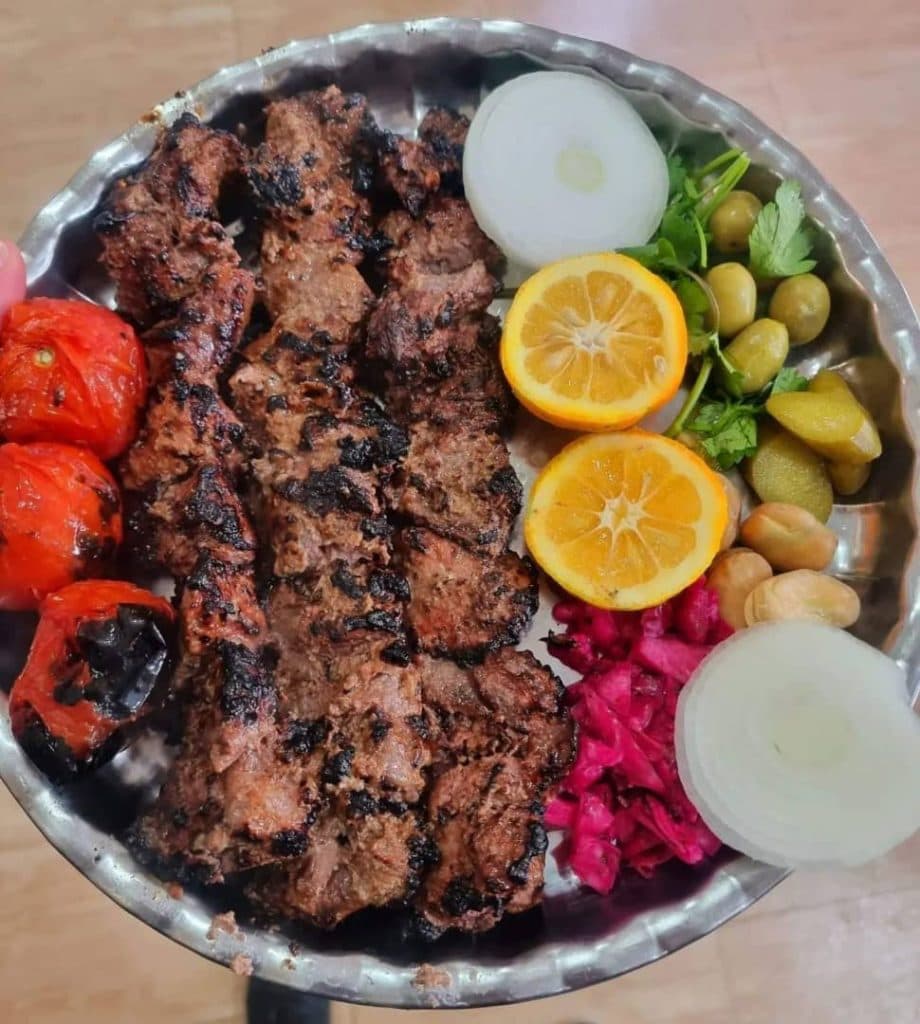 رستوران شایان در میدان سهند سرعین