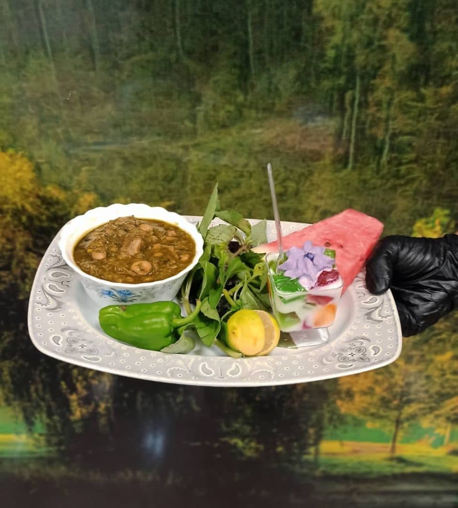 رستوران بهارستان در اردبیل