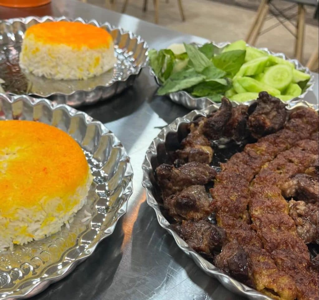 رستوران ریحون در رشتیان رشت