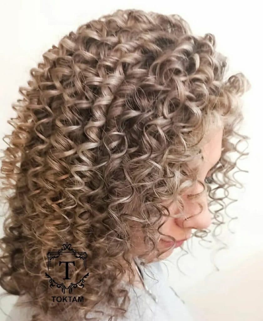 سالن زیبایی تکتم در مشهد