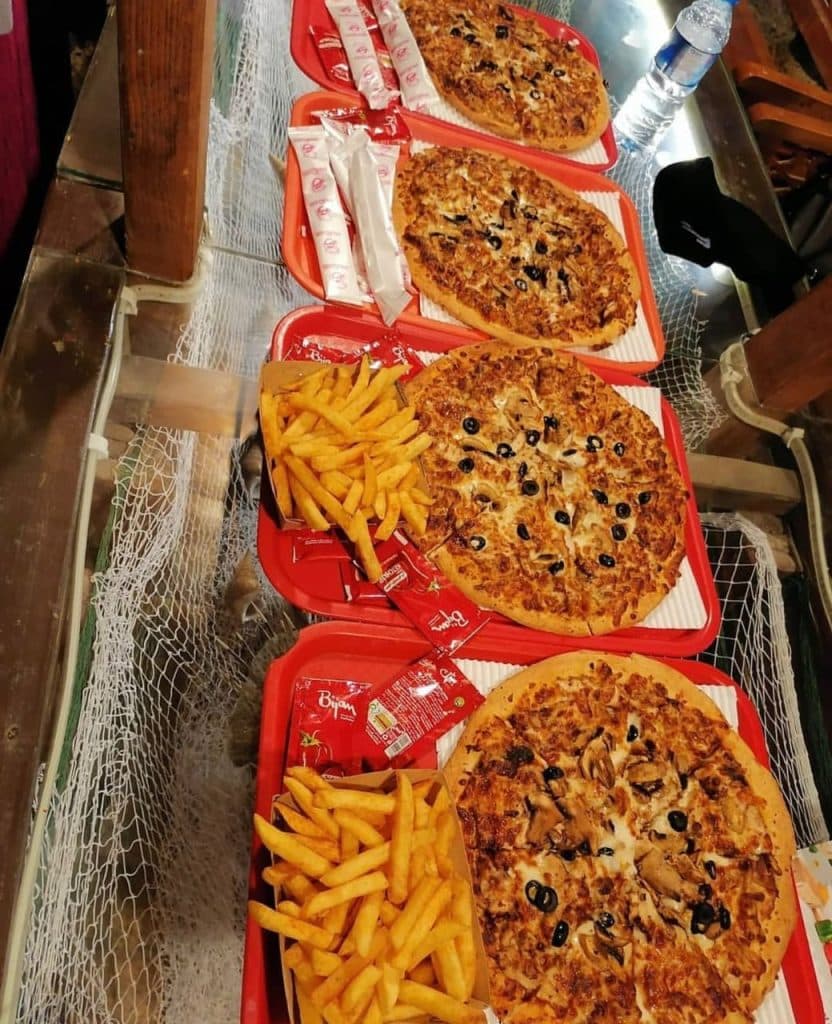 فست فود گلدن فود در قشم