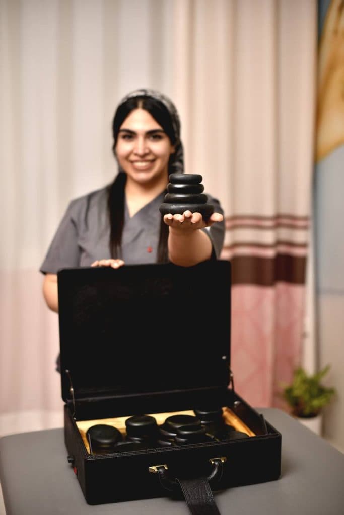 آموزشگاه فنی و حرفه ای ماساژ ماوی در گلباغ نماز رشت