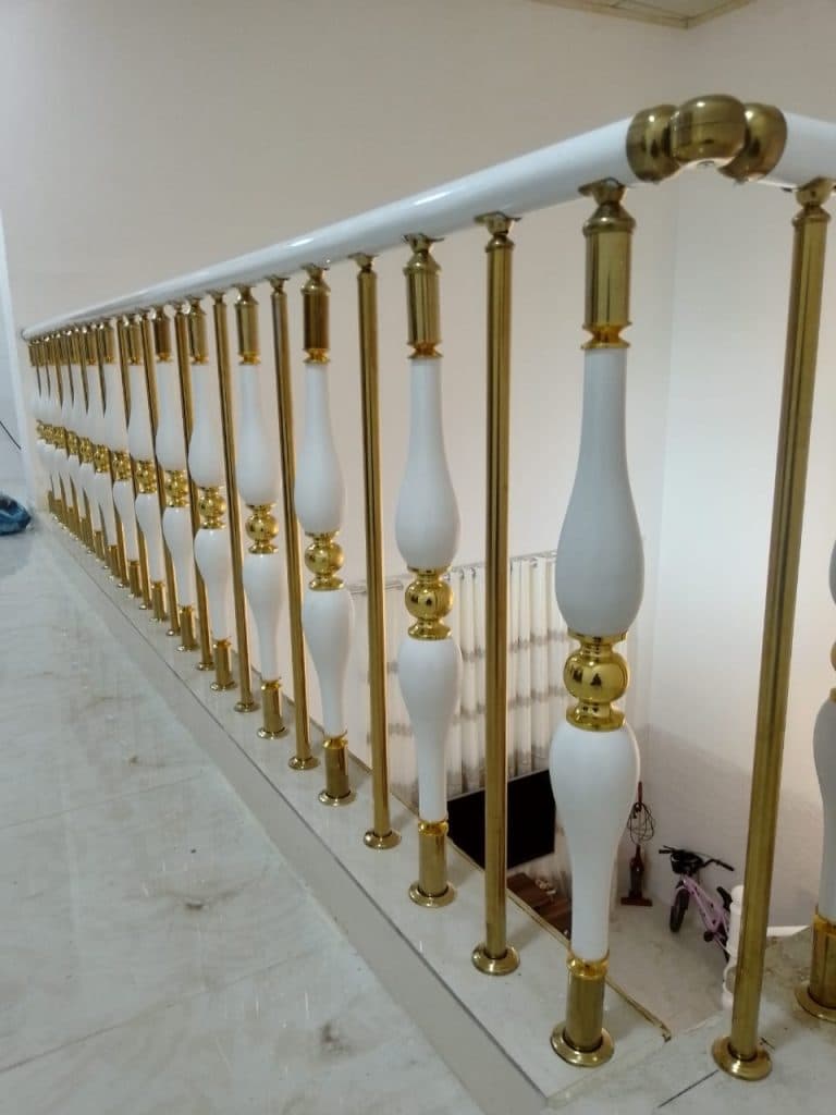 اجرا و نصب نرده استیل و چوبی ساکانلو در ماکو