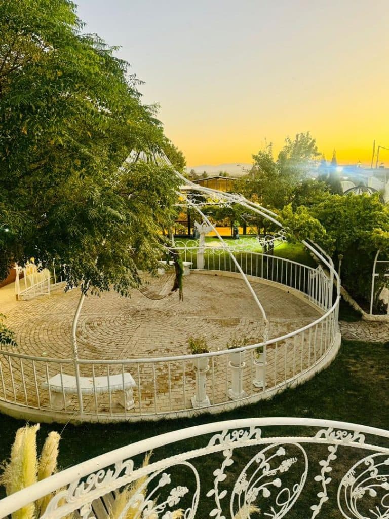 باغ عمارت موژان در اصفهان