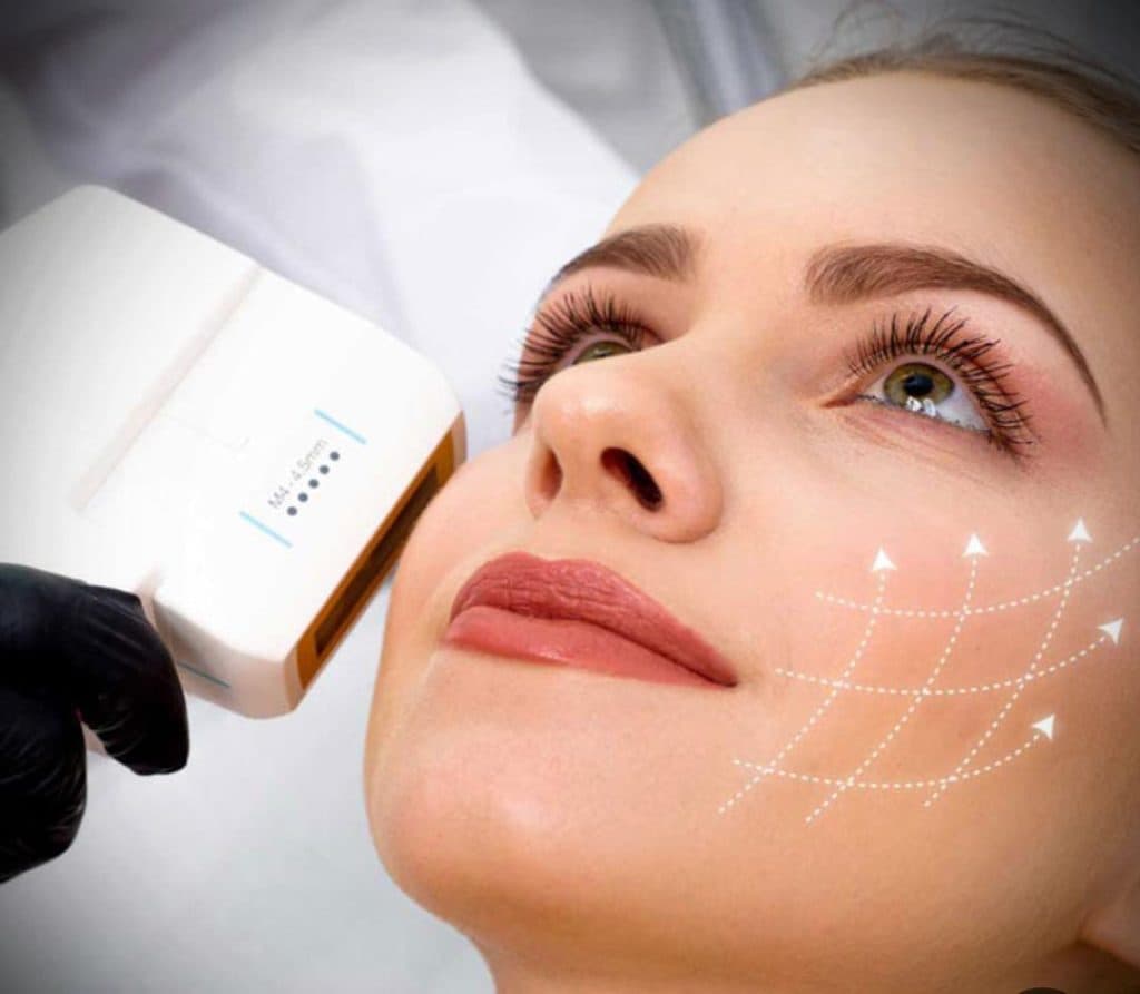 خدمات تخصصی پوست و مو منیره بیوتی در پونک جنوبی تهران