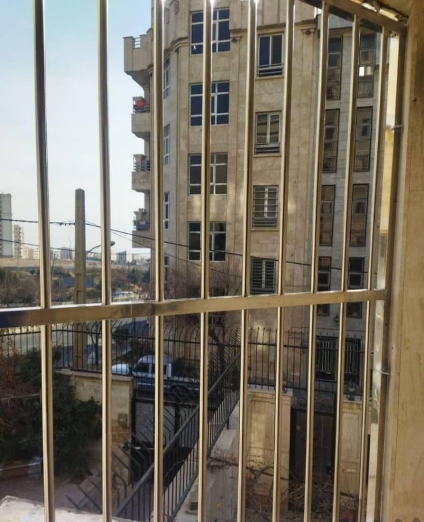 اجرای نرده حفاظ استیل قائم حسین زاده در تهران