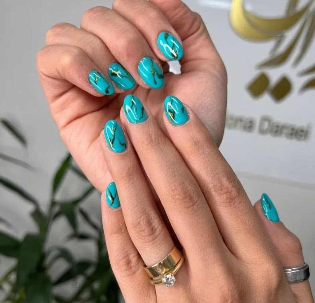 سالن زیبایی مونا دارایی در میدان توانیر تهران