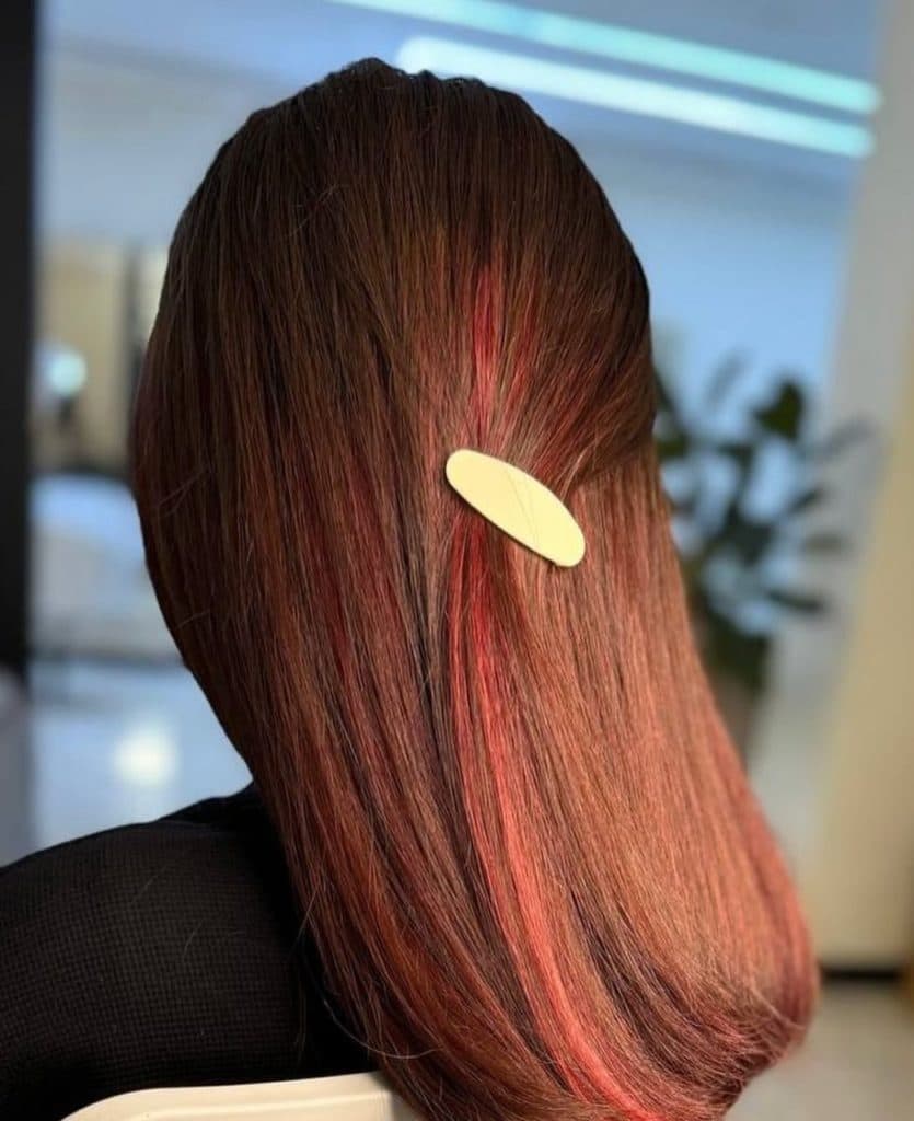 سالن زیبایی ثنا در بلوار آیت الله هاشمی زرند