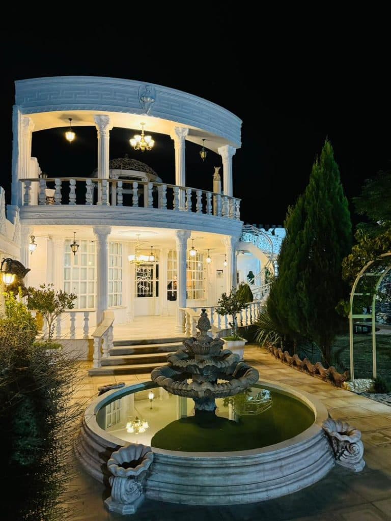 باغ عمارت موژان در اصفهان