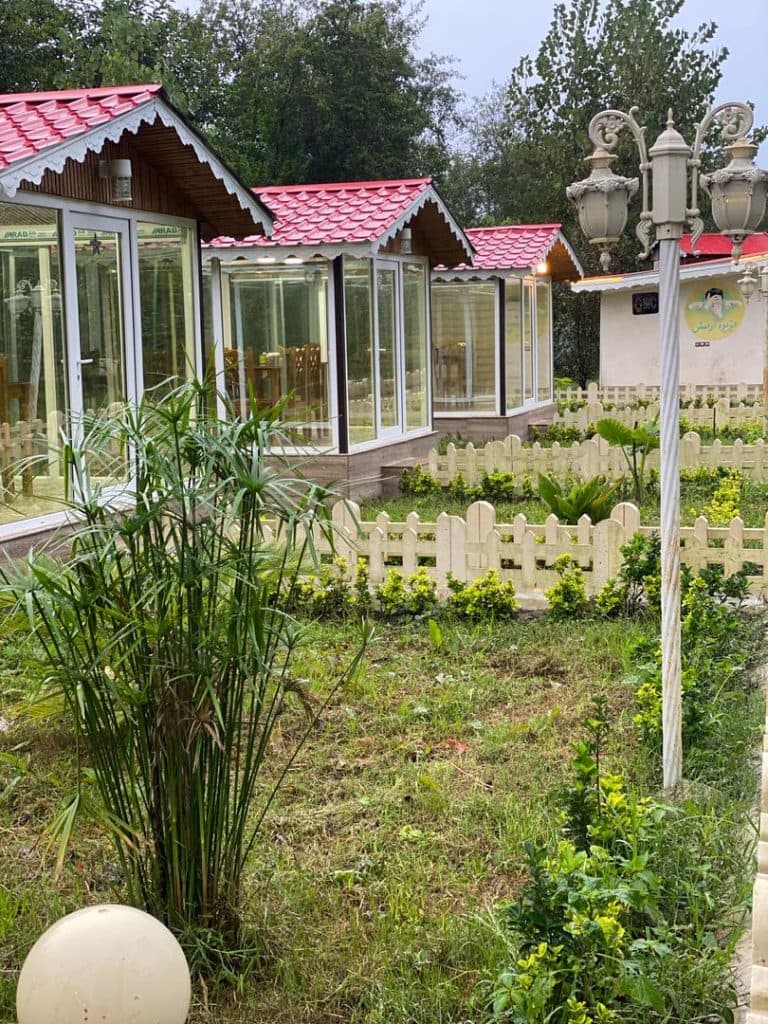 باغ رستوران جزیره آرامش در فومن