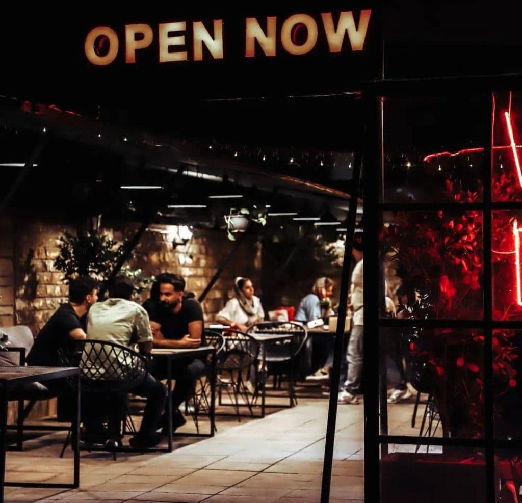 کافه رستوران گوزن سفید در اراک