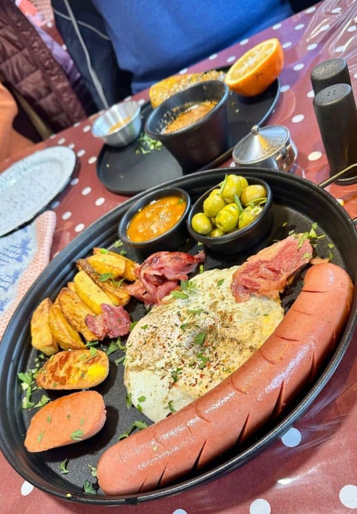 کافه صبحونه هوده در معلم رشت