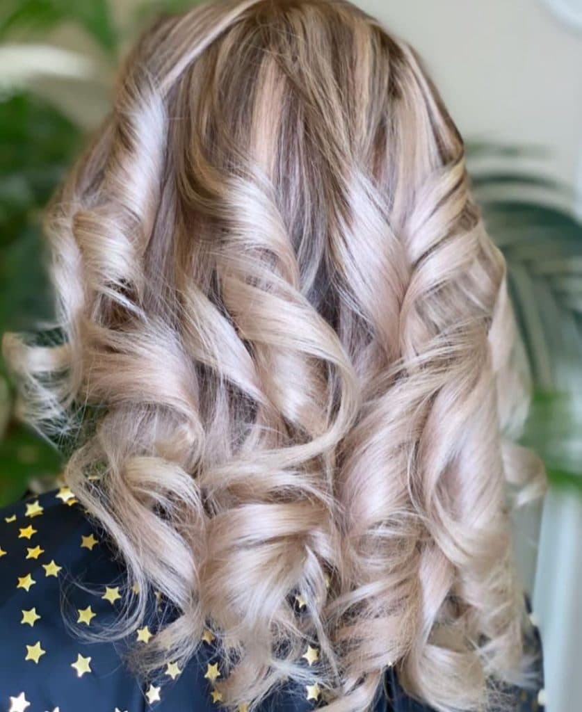 سالن زیبایی سارا بابایی در منیریه تهران