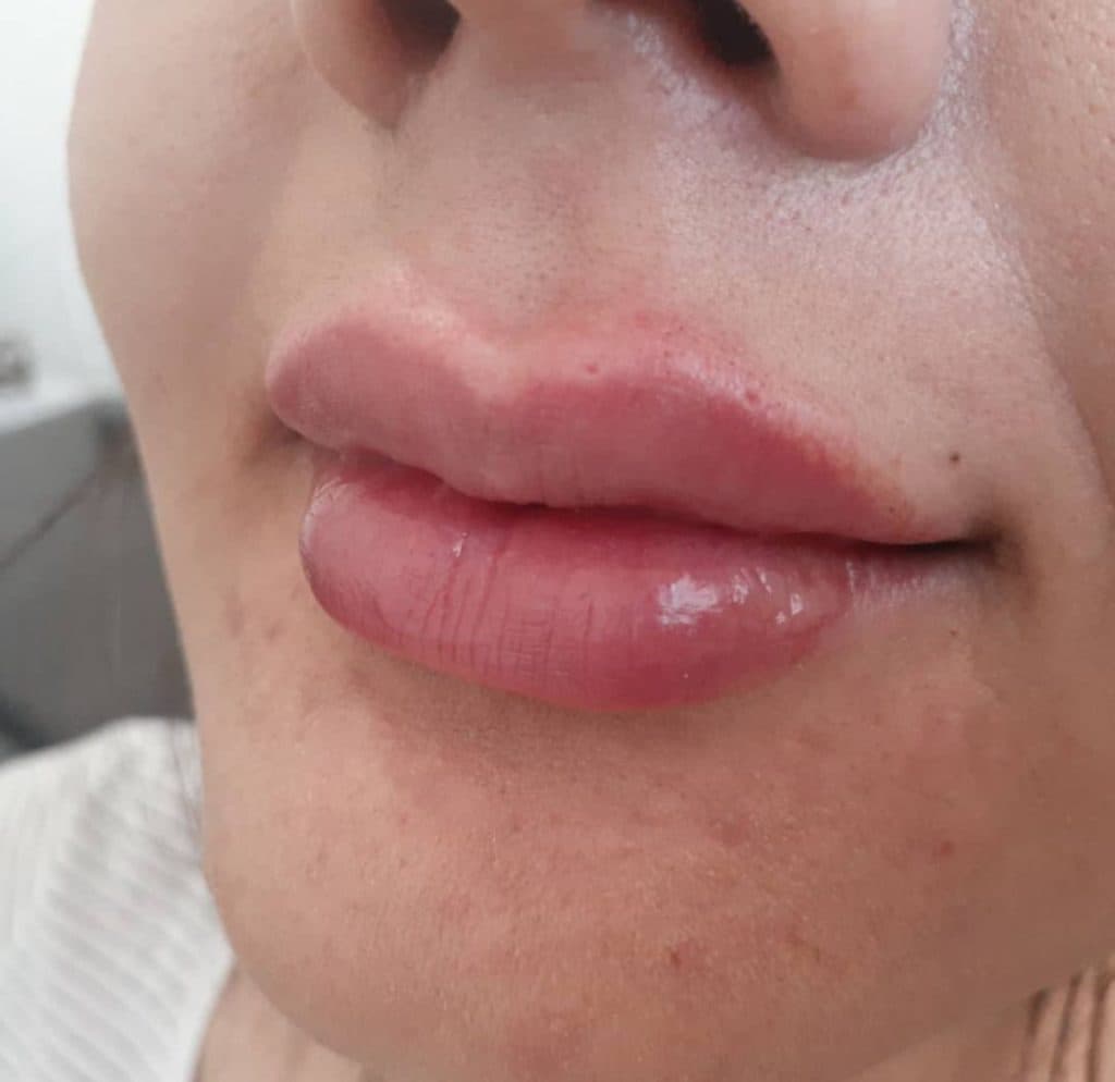 کلینیک زیبایی آویژه در چهارراه طالقانی کرج