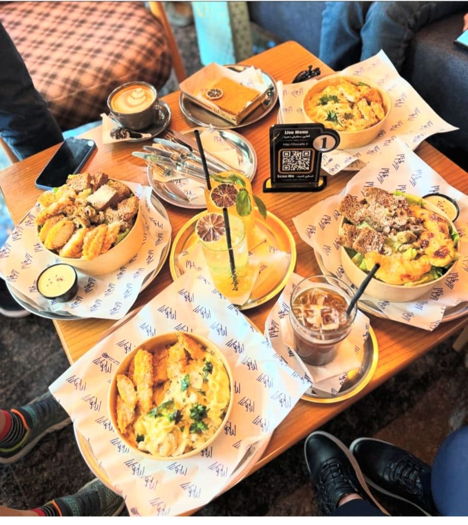 کافه لیلو در منوچهری اصفهان