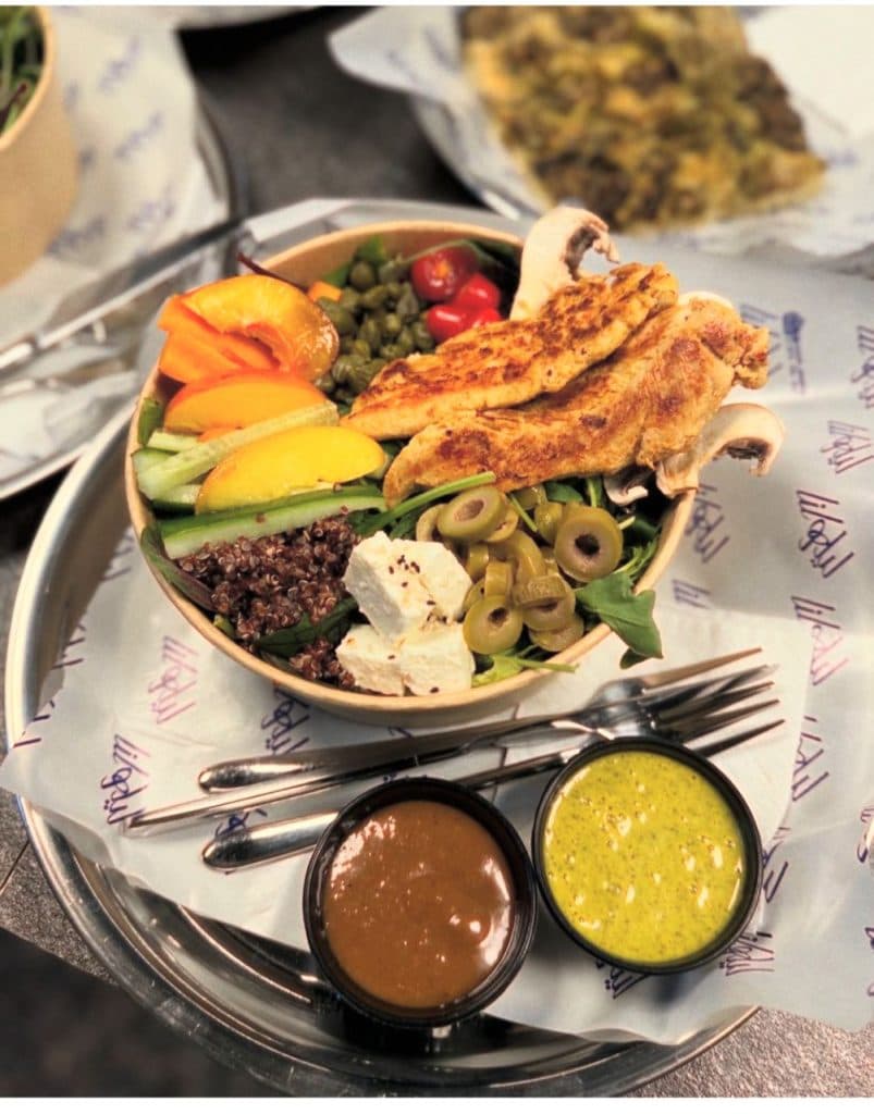 کافه لیلو در منوچهری اصفهان