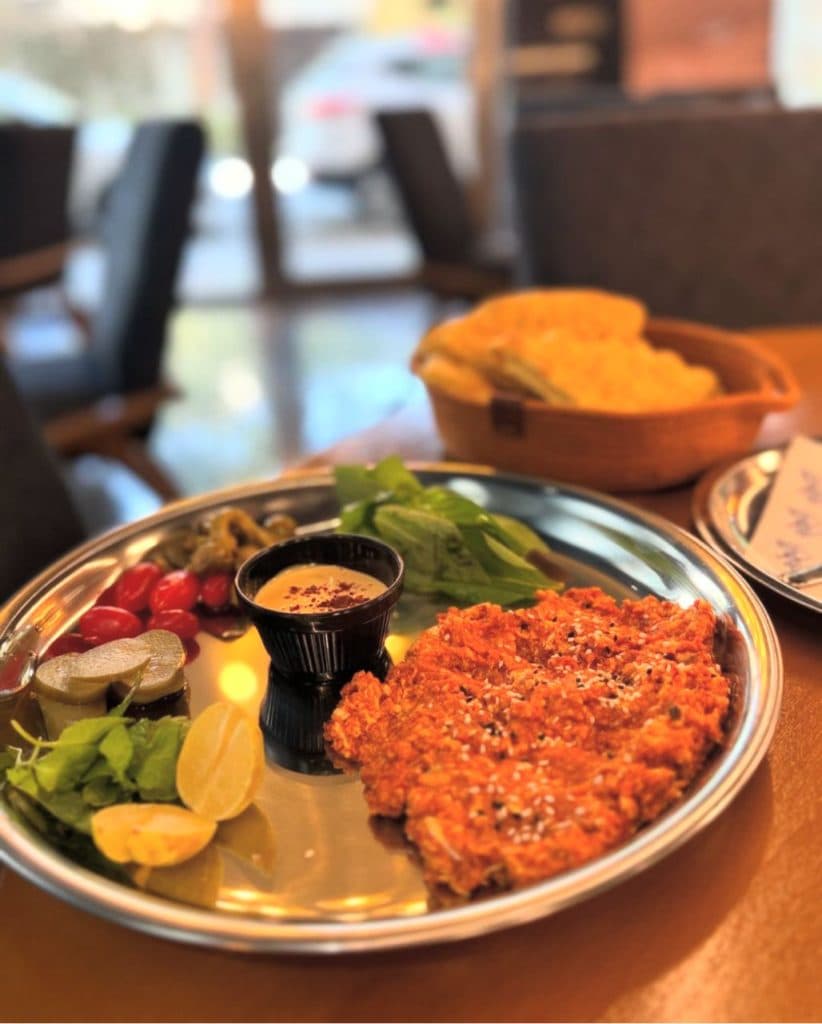 کافه لیلو در منوچهری اصفهان