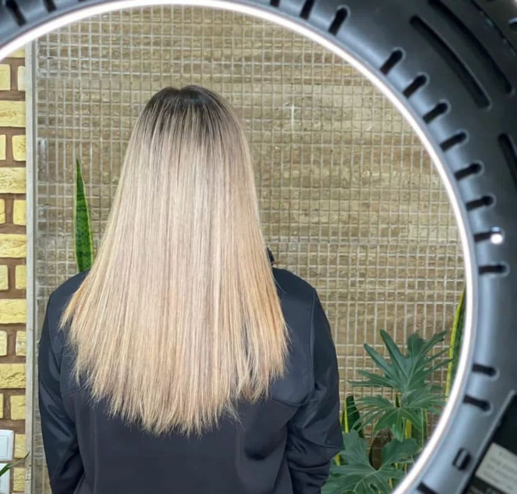 خدمات تخصصی رنگ و لایت مو فرشته در سالاریه قم