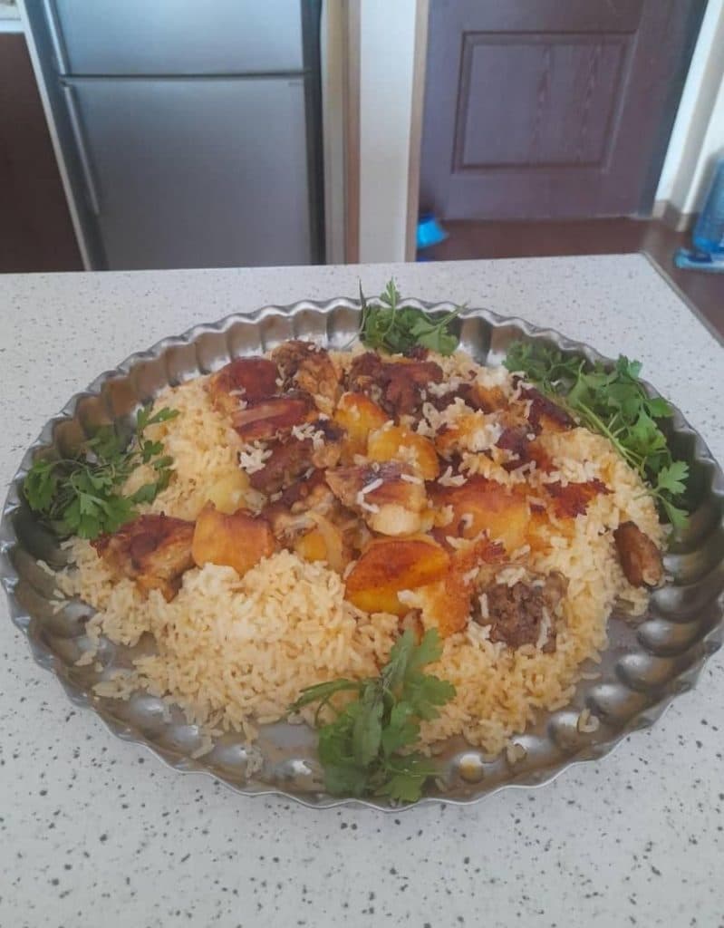 کترینگ و تهیه غذای خانگی دلیخون در کیش