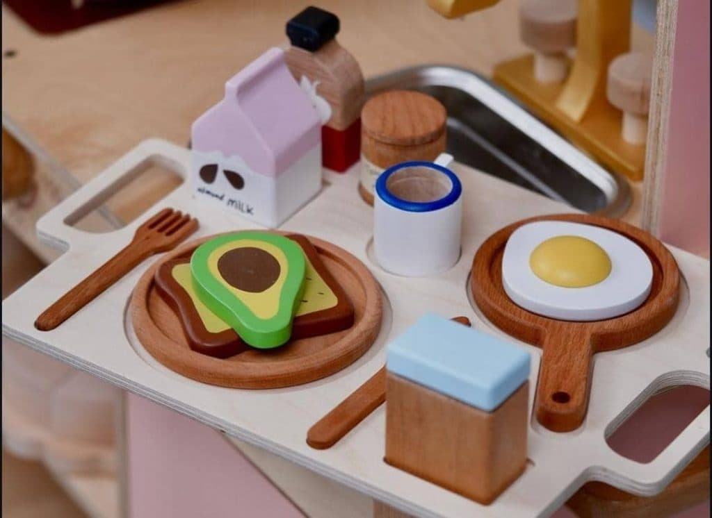 تولید کننده اسباب بازی و اکسسوری چوبی کودک ملمن تویز در تهران