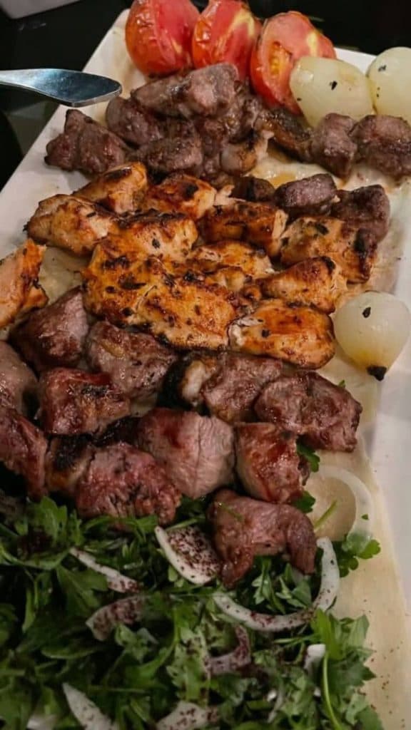 رستوران فیروزه در بیرجند