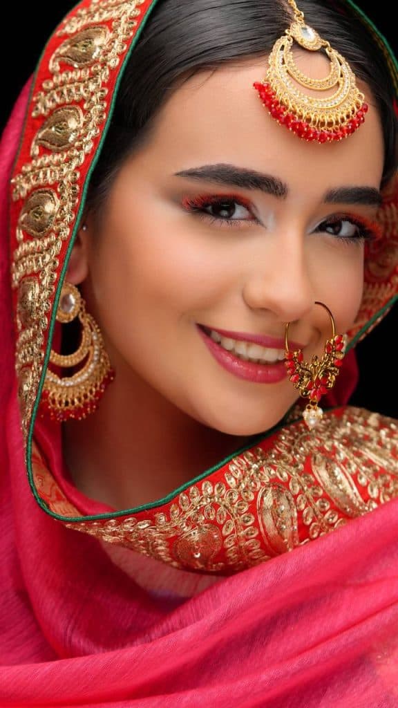 آموزش تخصصی اکستنشن مژه شاران در گلسار رشت