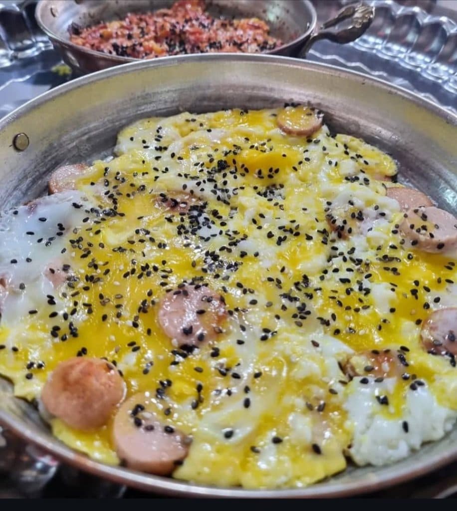 مجموعه غذایی خان ننه در نصف راه تبریز