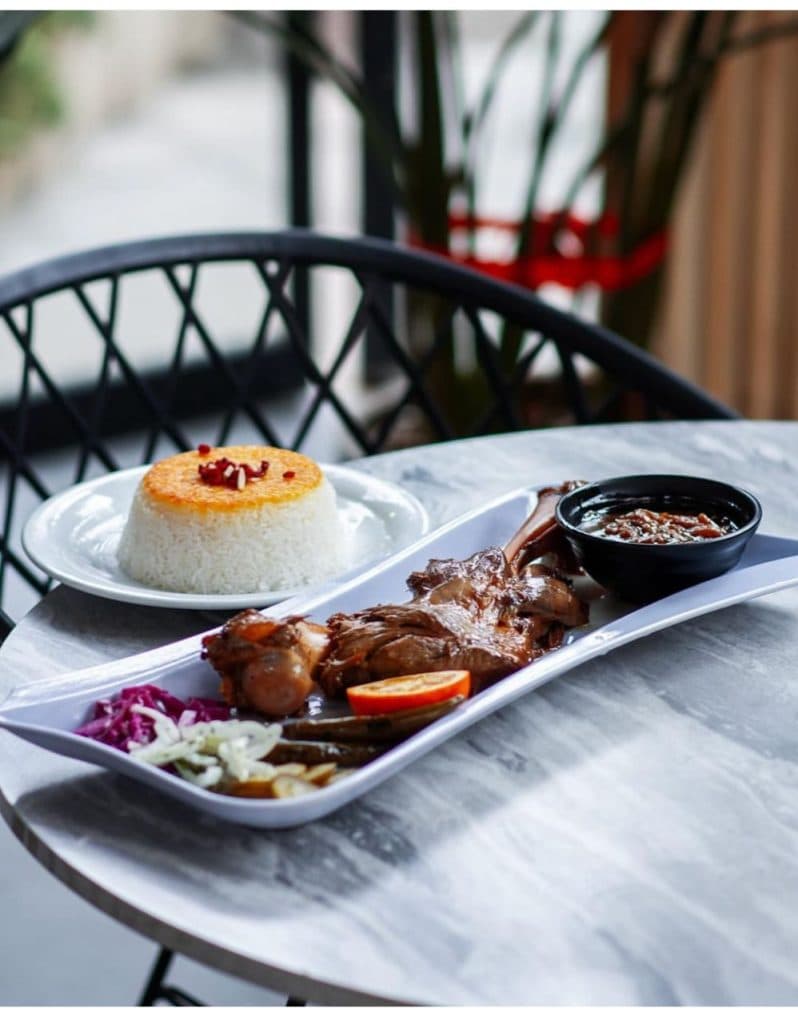 کافه رستوران گلاویژ در طرقبه مشهد