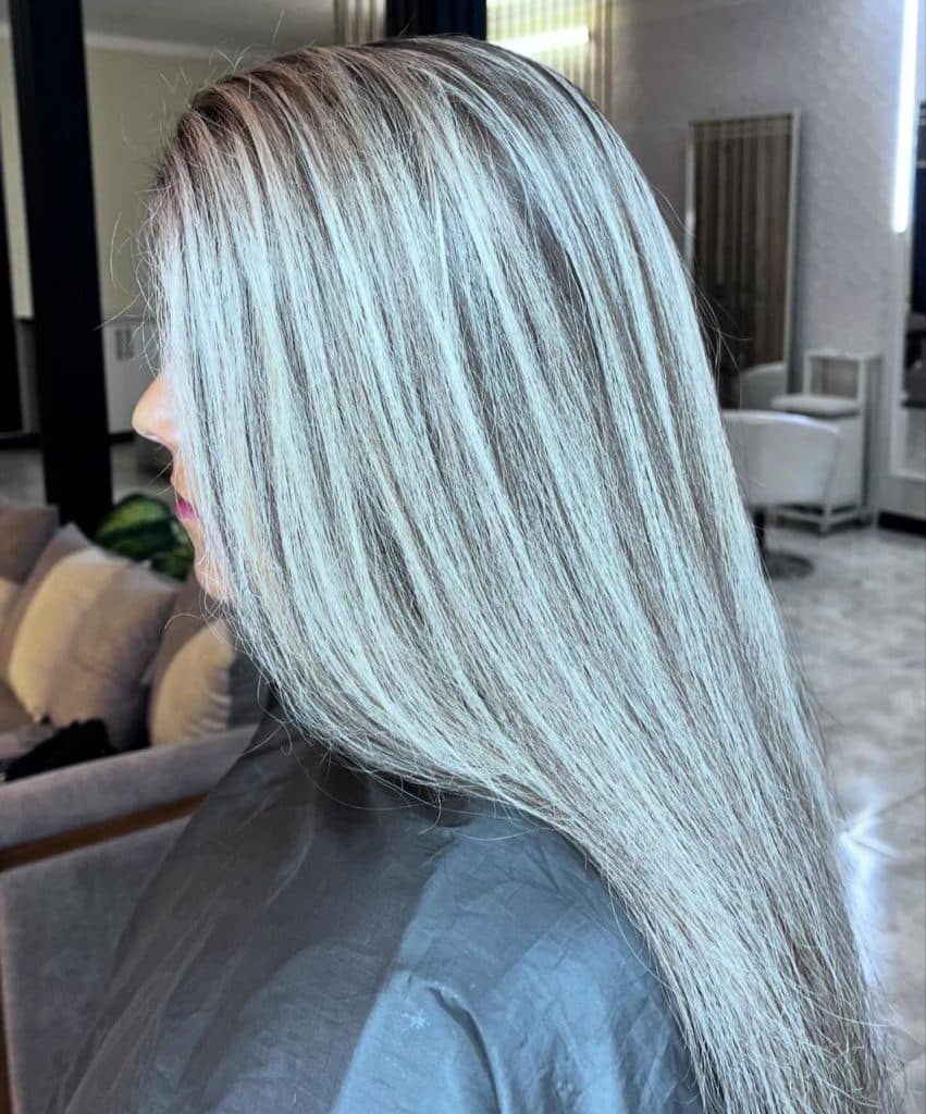 سالن زیبایی ثنا در بلوار آیت الله هاشمی زرند