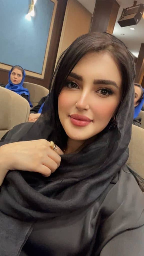 آرایش دائم پروین قاسمی در علی آباد