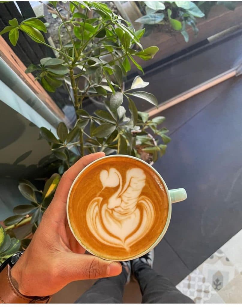 کافه بستنی سنتی مخصوص اصفهان در بهارستان