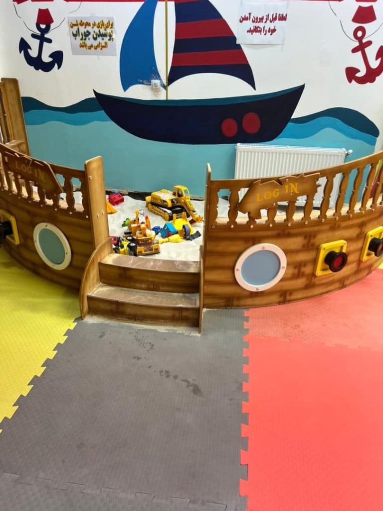 شهربازی هورا پارک در شهر صدرا