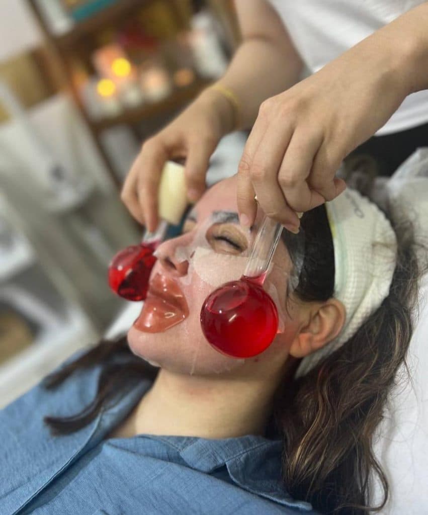 سالن زیبایی کهکشان در بلوار صیاد شیرازی یزد