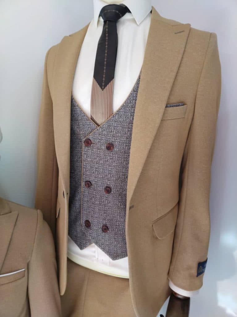 فروشگاه کت و شلوار و پیراهن رضایی در زنجان