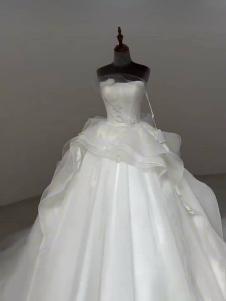 مزون لباس عروس vip سارا رستمی در شیراز