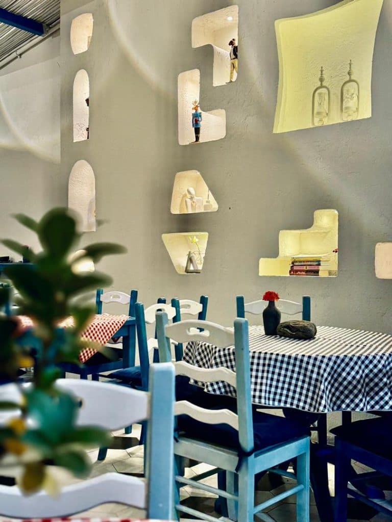 کافه رستوران لالالا LALALA در سرخرود