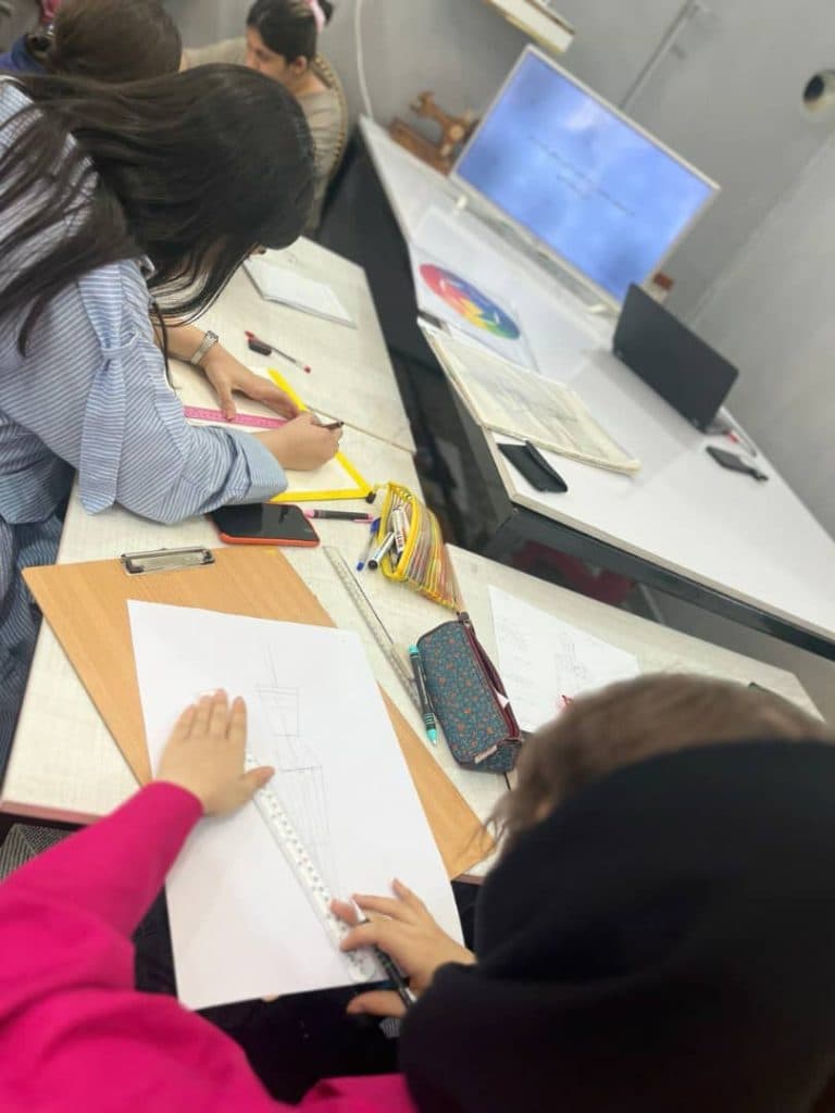 موسسه آموزشی طراحی لباس cip دیباآموز در دزفول