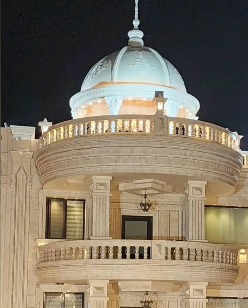 مجسمه سازی کشاورز در جاده گویم به شیراز