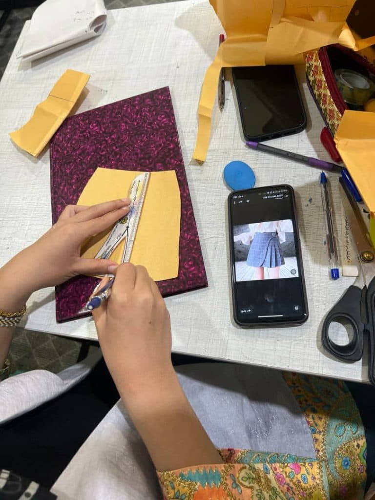 موسسه آموزشی طراحی لباس cip دیباآموز در دزفول